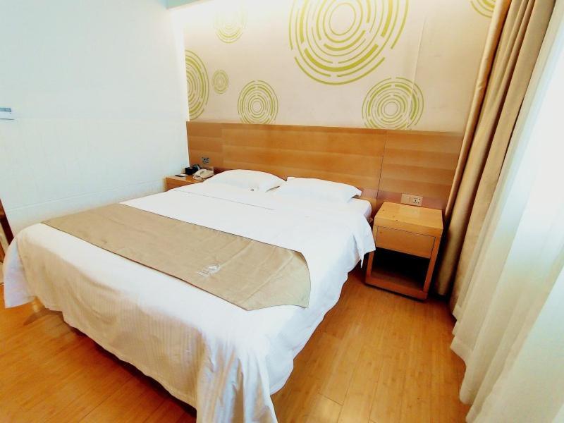 Greentree Inn Jiangxi Fuzhou Gandong Bridge Express Hotel المظهر الخارجي الصورة