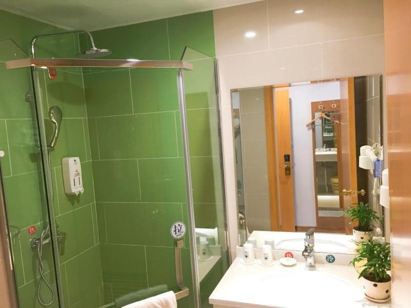 Greentree Inn Jiangxi Fuzhou Gandong Bridge Express Hotel المظهر الخارجي الصورة