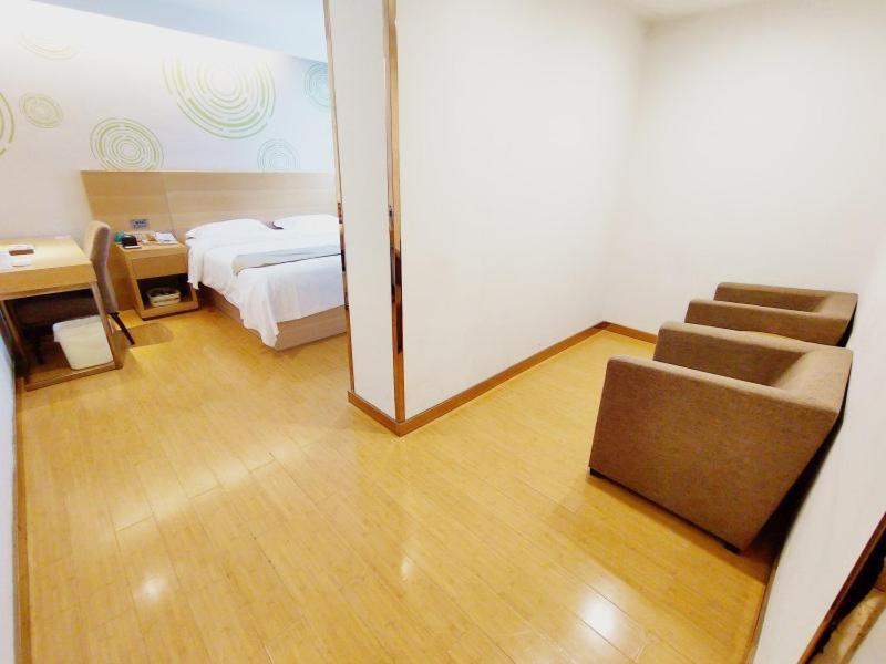 Greentree Inn Jiangxi Fuzhou Gandong Bridge Express Hotel المظهر الخارجي الصورة